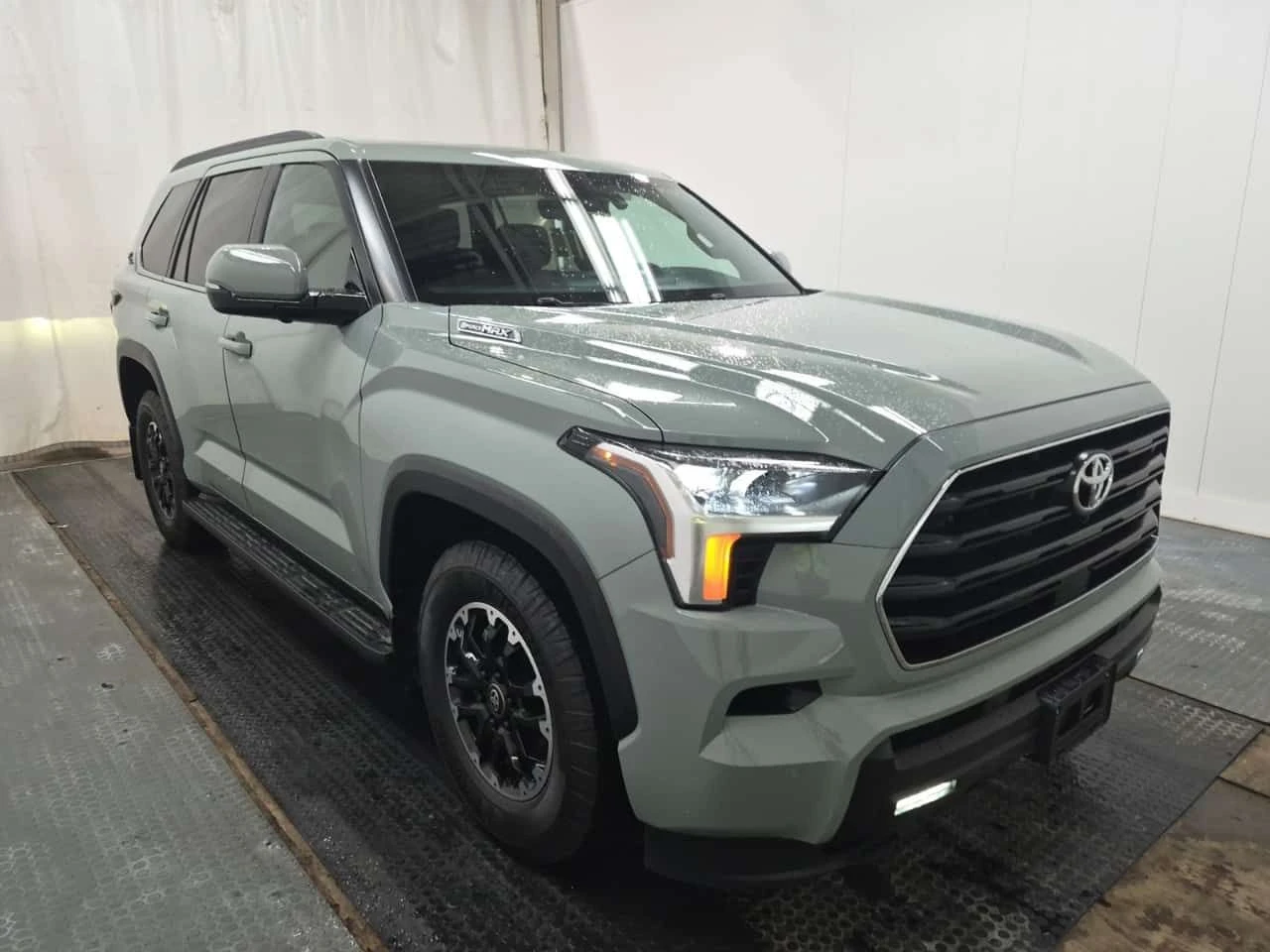 Toyota Sequoia 4WD  CARFAX, снимка 6 - Автомобили и джипове - 54370529