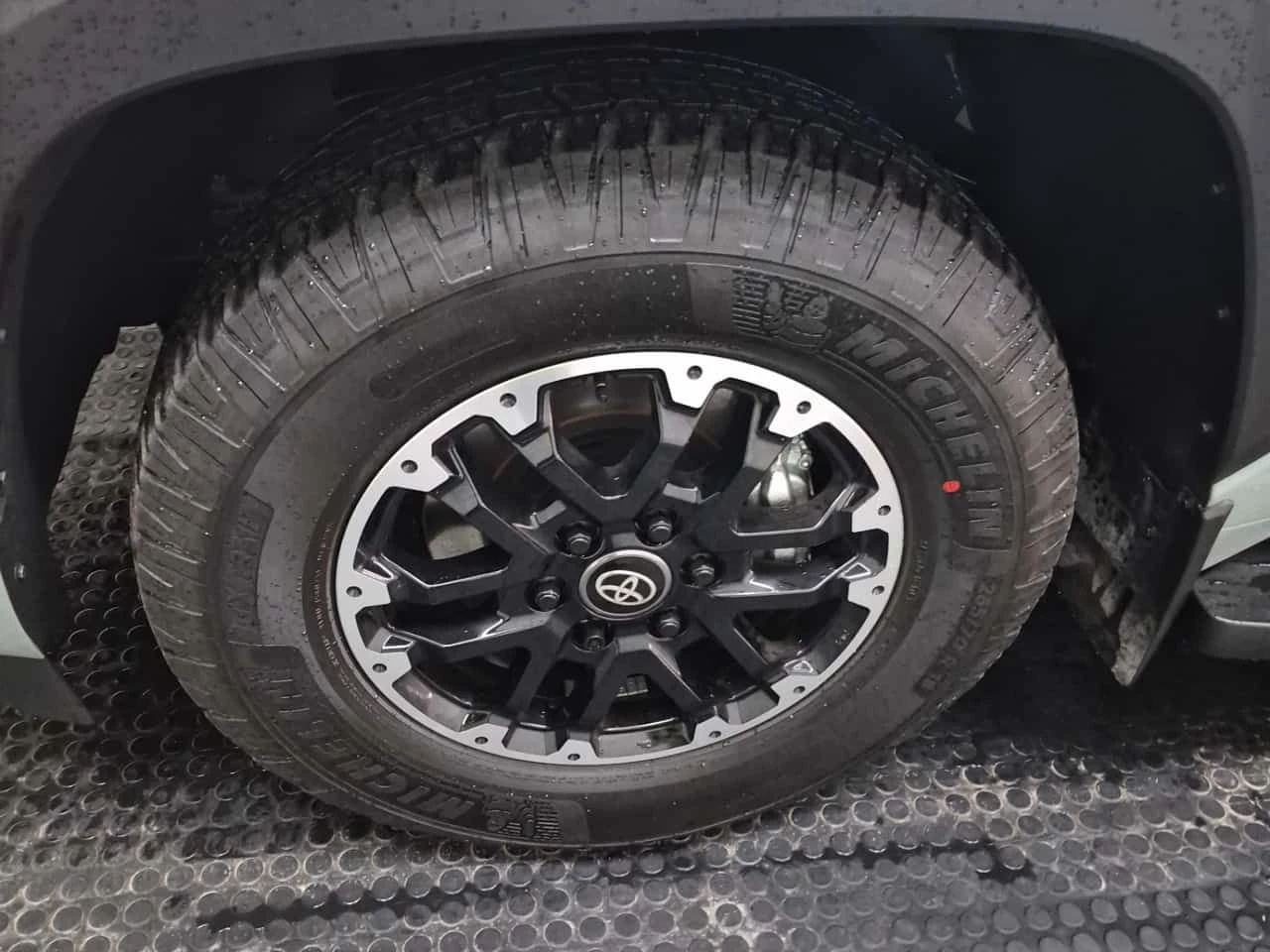 Toyota Sequoia 4WD  CARFAX, снимка 7 - Автомобили и джипове - 54370529