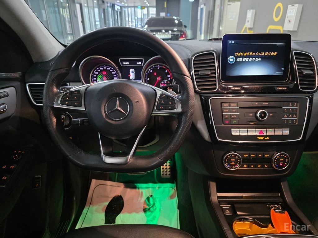 Mercedes-Benz GLE 350 AMG* PACK* HARMON* KARDON* ОБДУХВАНЕ* КАМЕРА* КЕЙЛ, снимка 5 - Автомобили и джипове - 54417697