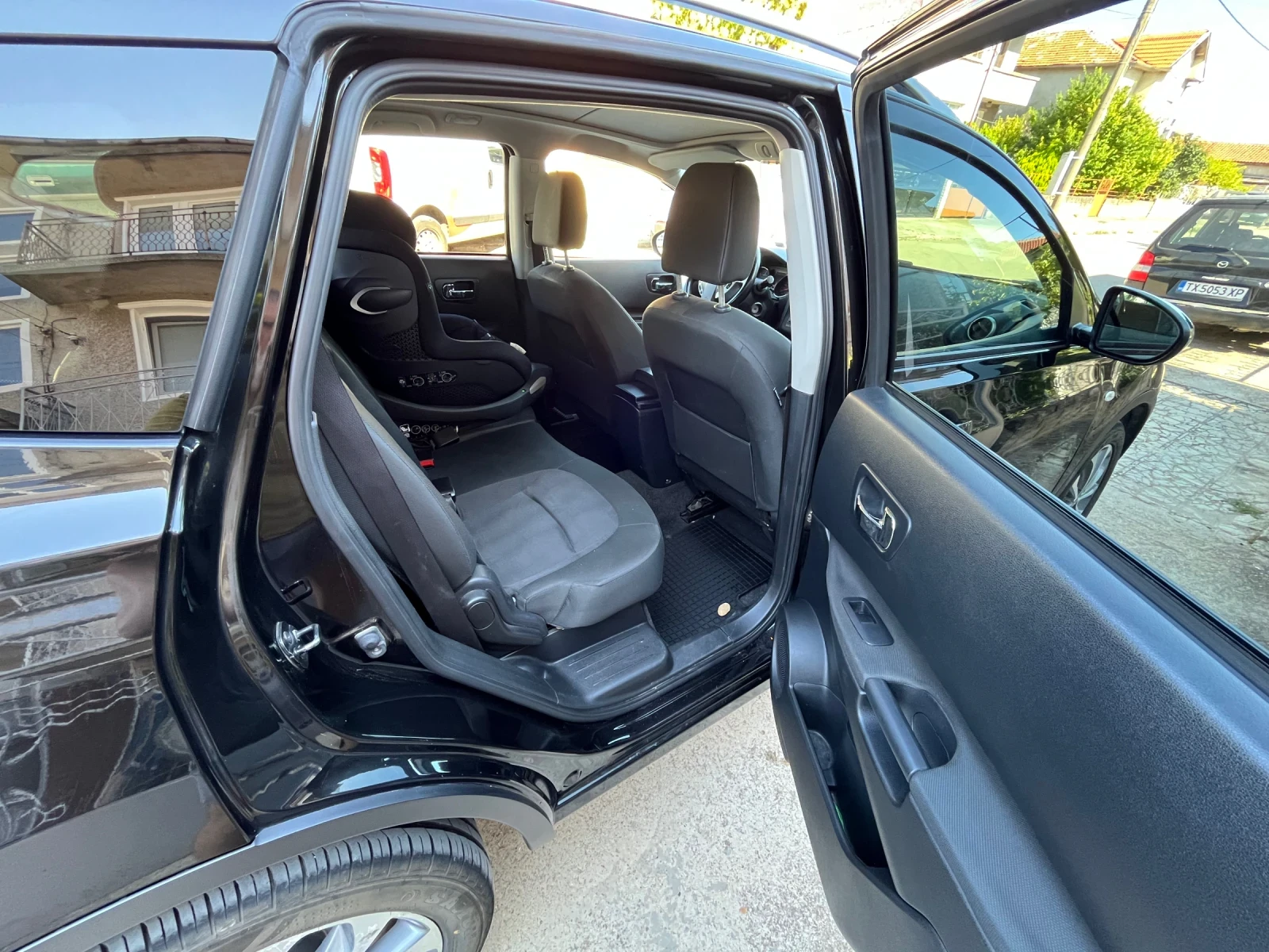 Nissan Qashqai, снимка 11 - Автомобили и джипове - 55789739