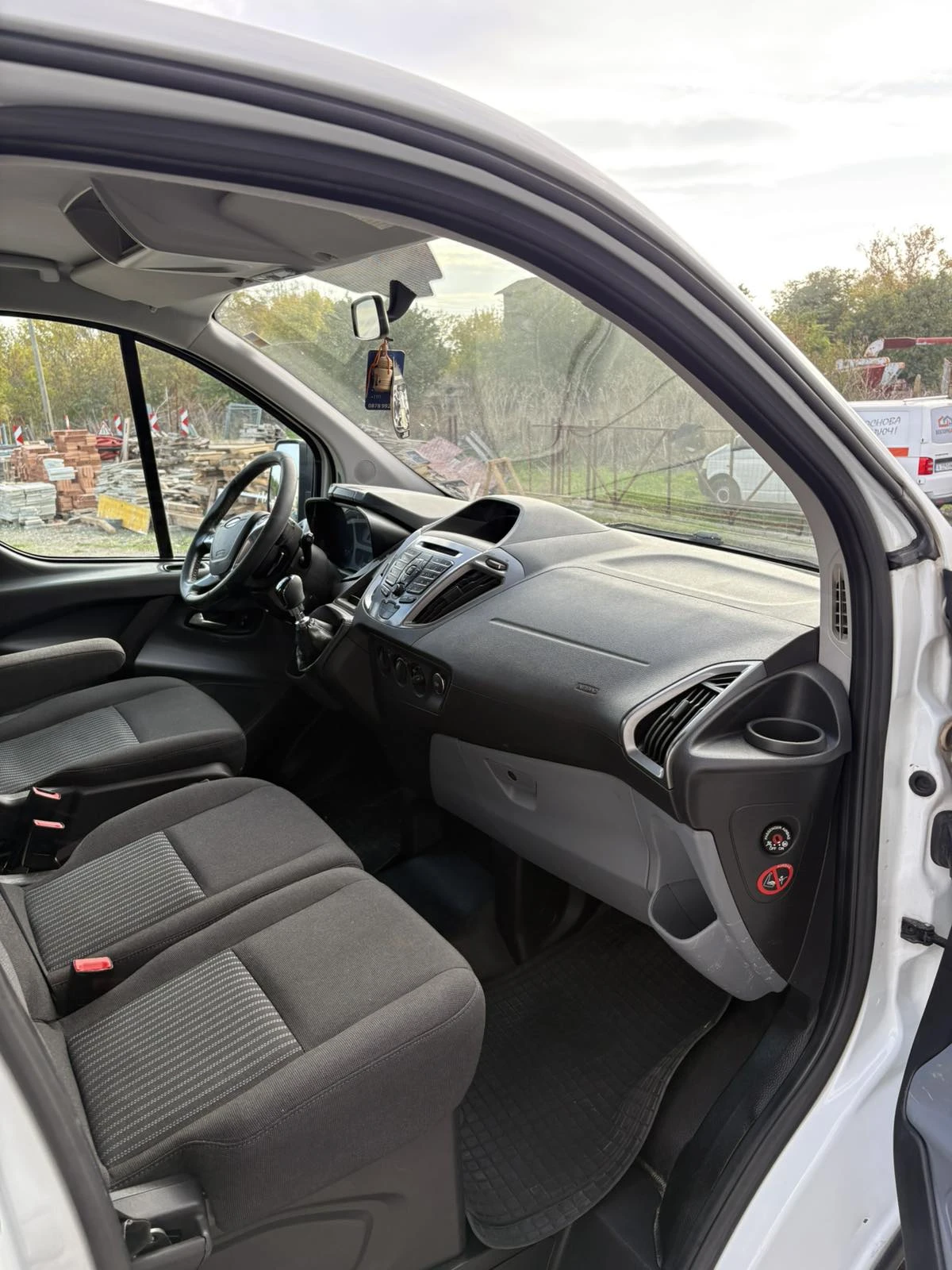 Ford Transit Custom 2.2 - изображение 10