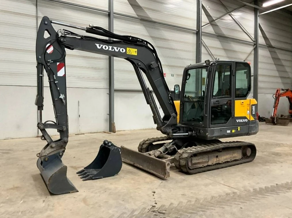 Багер Volvo EC60E - изображение 2