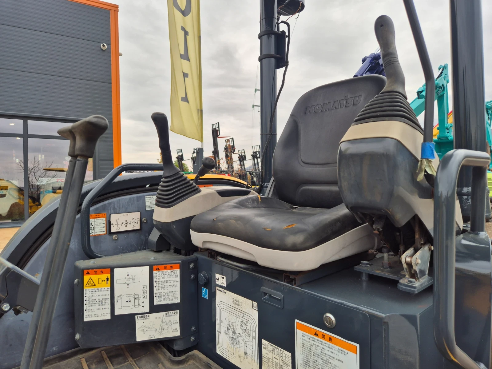  Komatsu PC3OMR / 3  /     /  | Mobile.bg   12