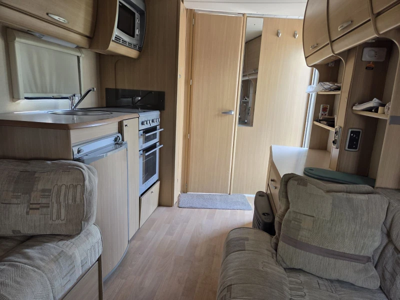Каравана ABI ABBEY  VOGUE 460, снимка 7 - Каравани и кемпери - 51357676