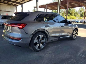 Audi E-Tron * quattro Premium Plus * CARFAX * БЕЗ ПЪРВОНАЧАЛНА, снимка 3
