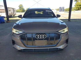 Audi E-Tron * quattro Premium Plus * CARFAX * БЕЗ ПЪРВОНАЧАЛНА, снимка 5