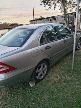 Mercedes-Benz C 200, снимка 15