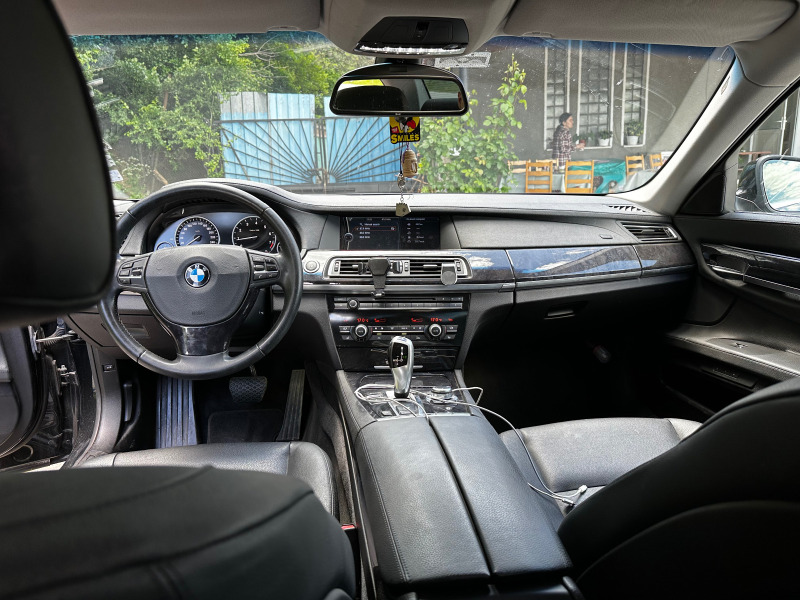BMW 740, снимка 9 - Автомобили и джипове - 46188579