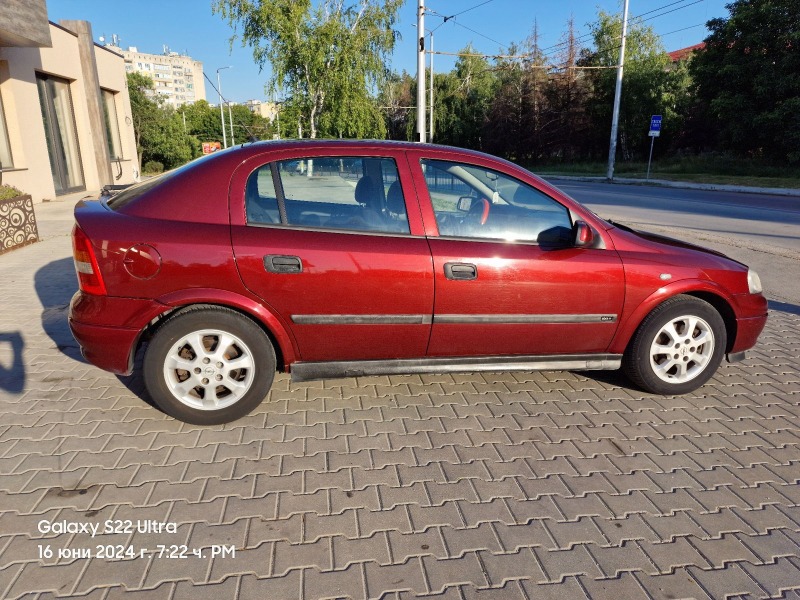 Opel Astra 2.0 Diesel, снимка 13 - Автомобили и джипове - 46231247