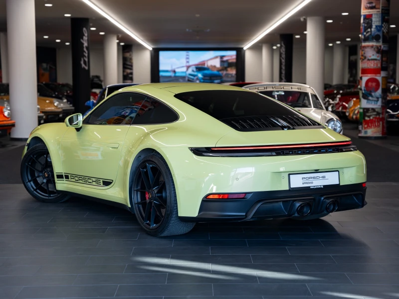 Porsche 911 Carrera 4 GTS  , снимка 2 - Автомобили и джипове - 49356286