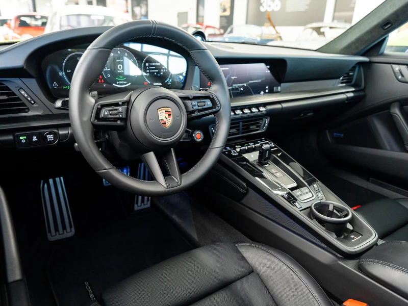 Porsche 911 Carrera 4 GTS  , снимка 8 - Автомобили и джипове - 49356286