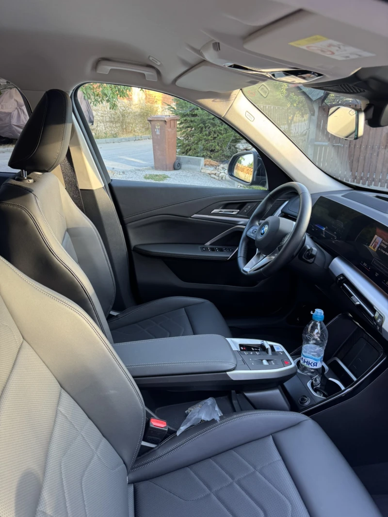 BMW iX1, снимка 8 - Автомобили и джипове - 52580064