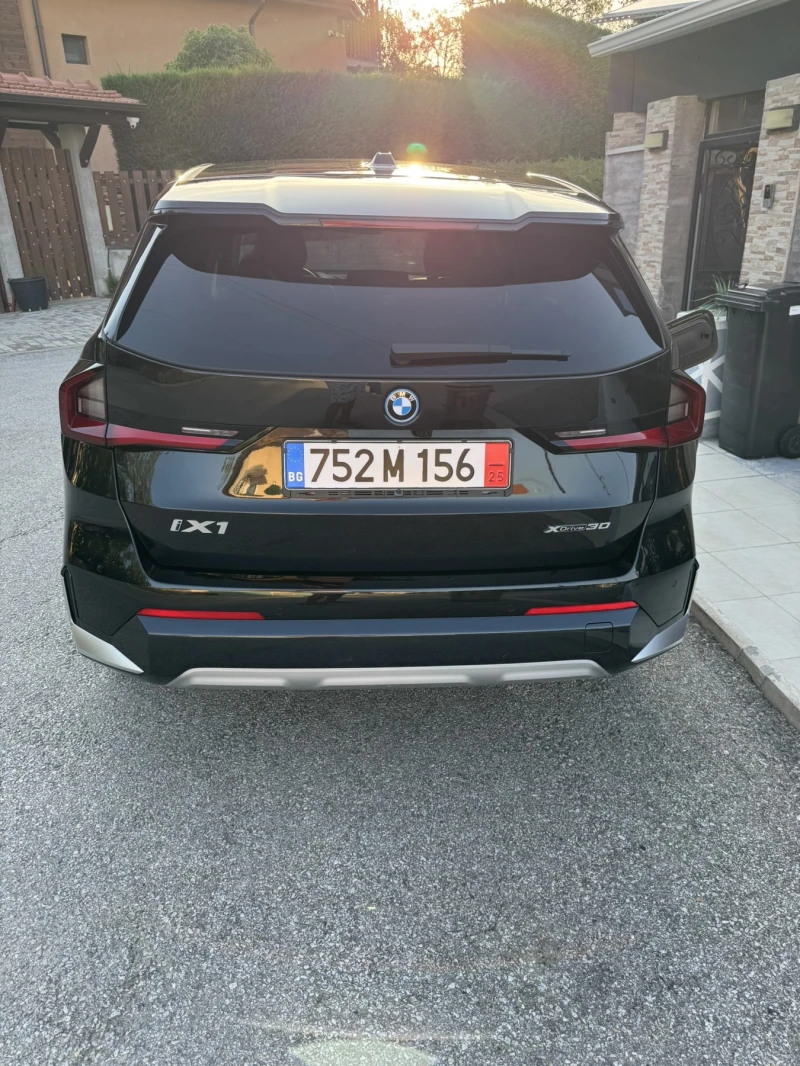 BMW iX1, снимка 14 - Автомобили и джипове - 52580064