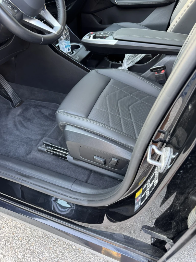 BMW iX1, снимка 10 - Автомобили и джипове - 52580064