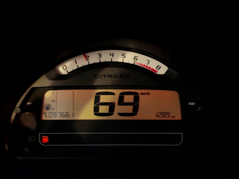 Citroen C3 1.4 коледна промоция!!!, снимка 8 - Автомобили и джипове - 52165519