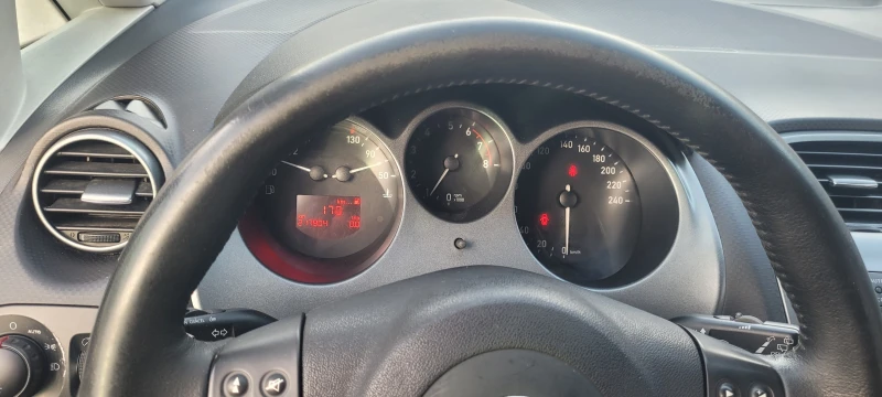 Seat Altea XL 1.6 GAS 102k.c., снимка 11 - Автомобили и джипове - 52135360