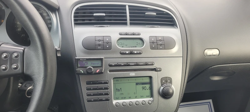 Seat Altea XL 1.6 GAS 102k.c., снимка 10 - Автомобили и джипове - 52135360