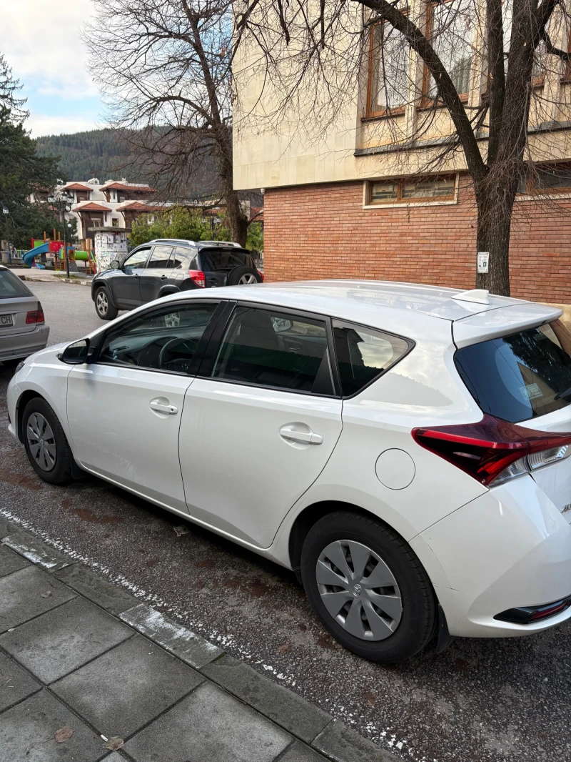 Toyota Auris, снимка 3 - Автомобили и джипове - 52448633