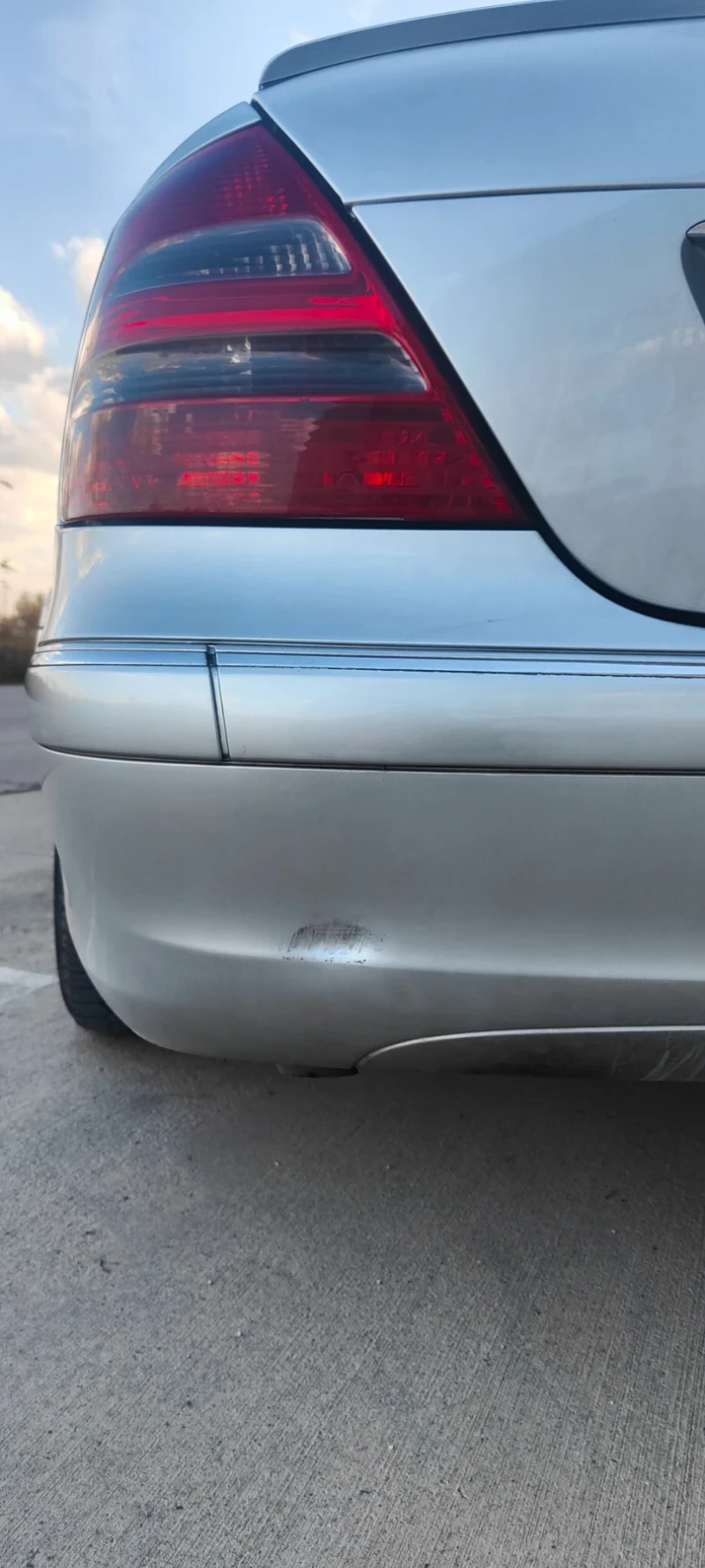 Mercedes-Benz E 220, снимка 4 - Автомобили и джипове - 52506038