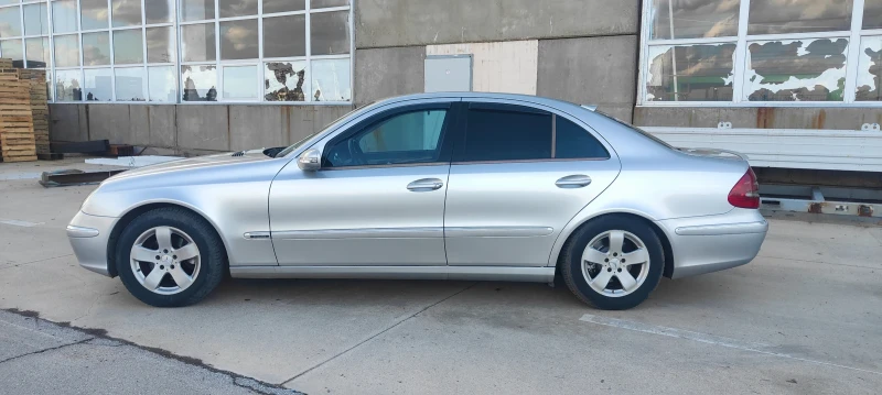 Mercedes-Benz E 220, снимка 2 - Автомобили и джипове - 52506038