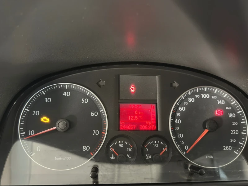 VW Caddy 2.0i Life Ecofuel & LPG , снимка 16 - Автомобили и джипове - 52702811