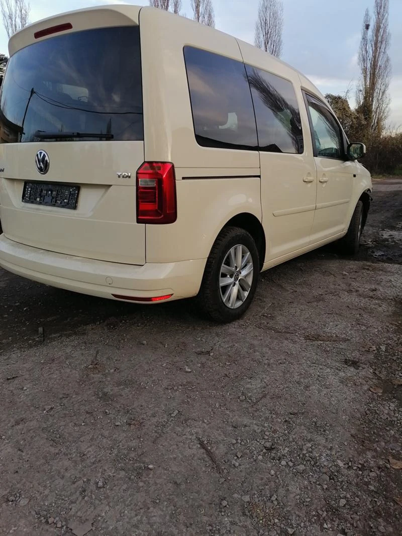 VW Caddy 2.0TDI, снимка 6 - Автомобили и джипове - 34318604