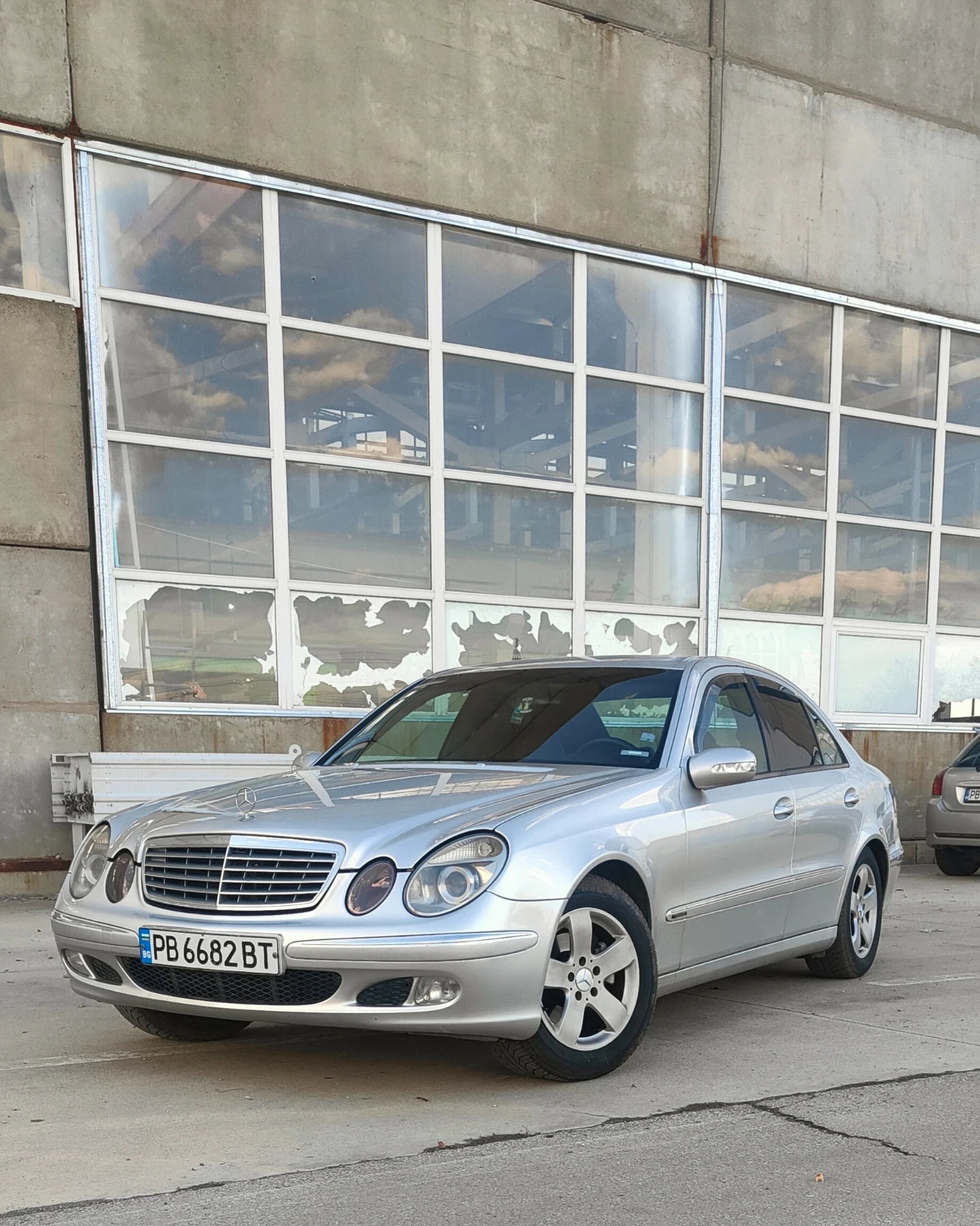 Mercedes-Benz E 220, снимка 1