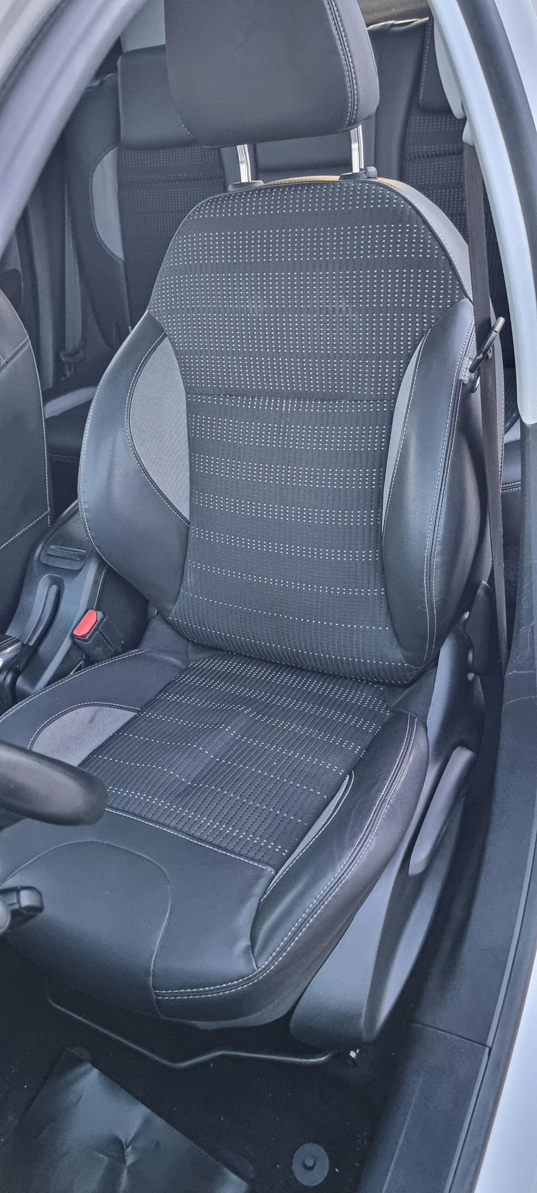 Peugeot 2008 1.6 e-HDI Crossway | Mobile.bg   11