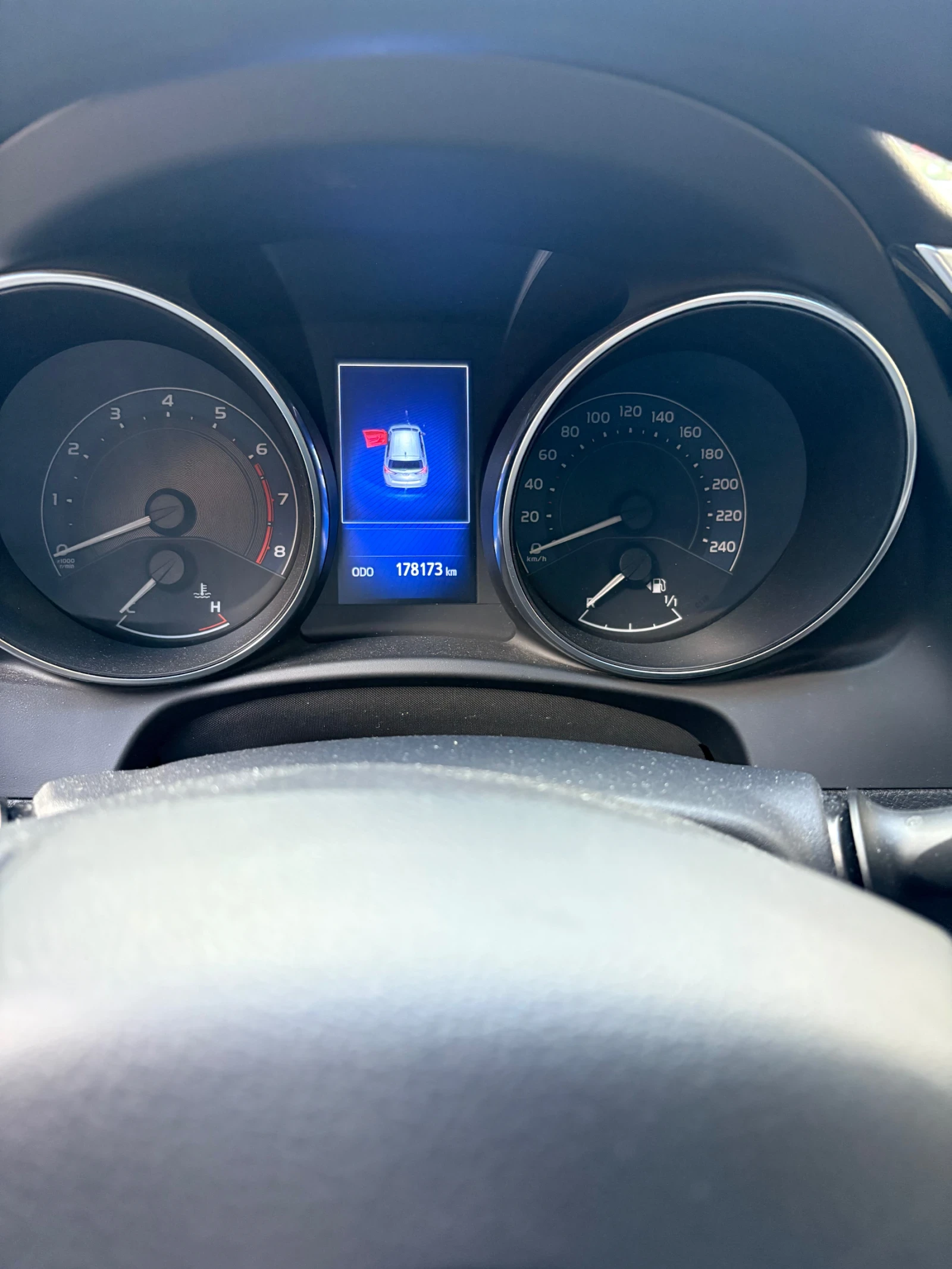 Toyota Auris  - изображение 6