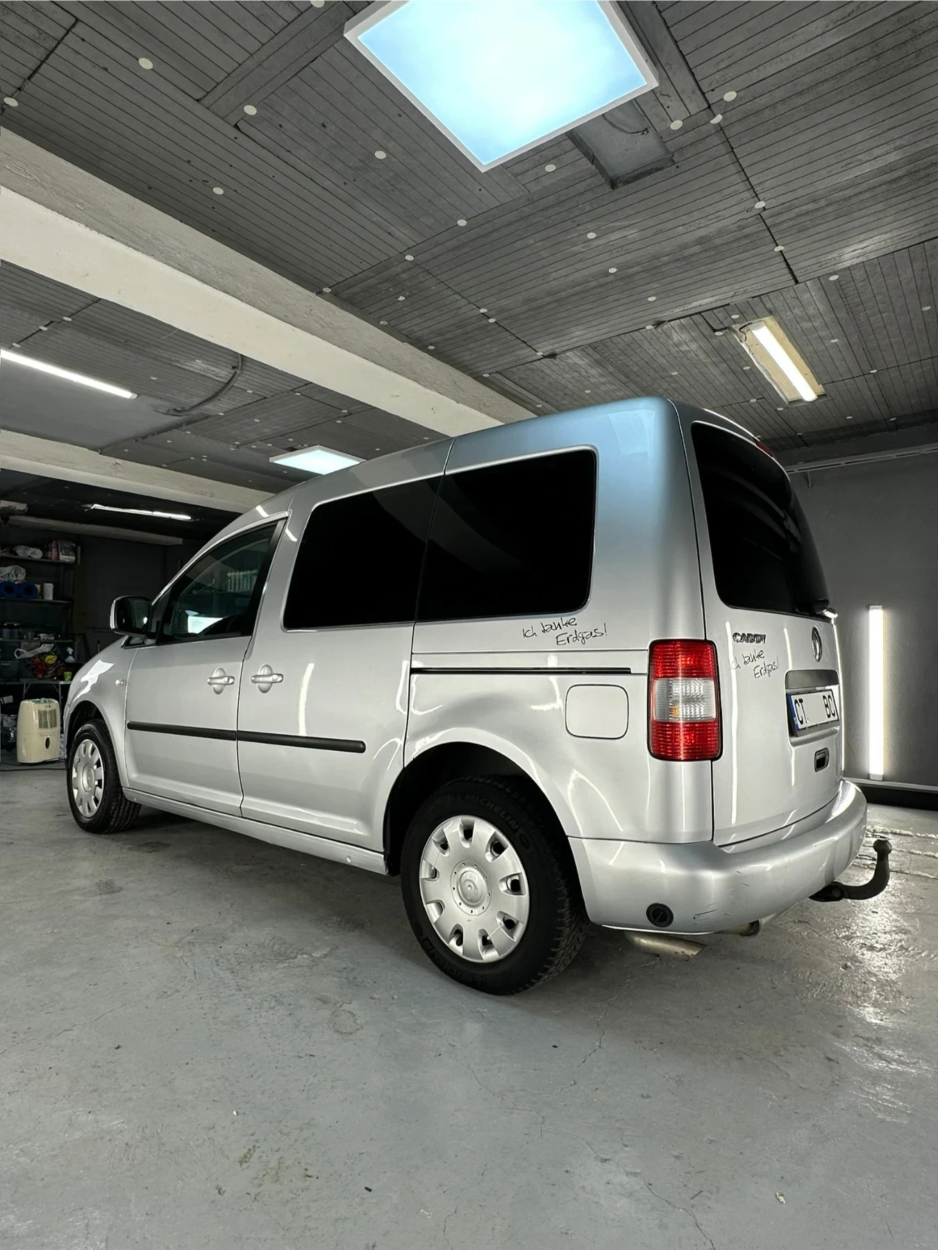 VW Caddy 2.0i Life Ecofuel & LPG  | Mobile.bg   2