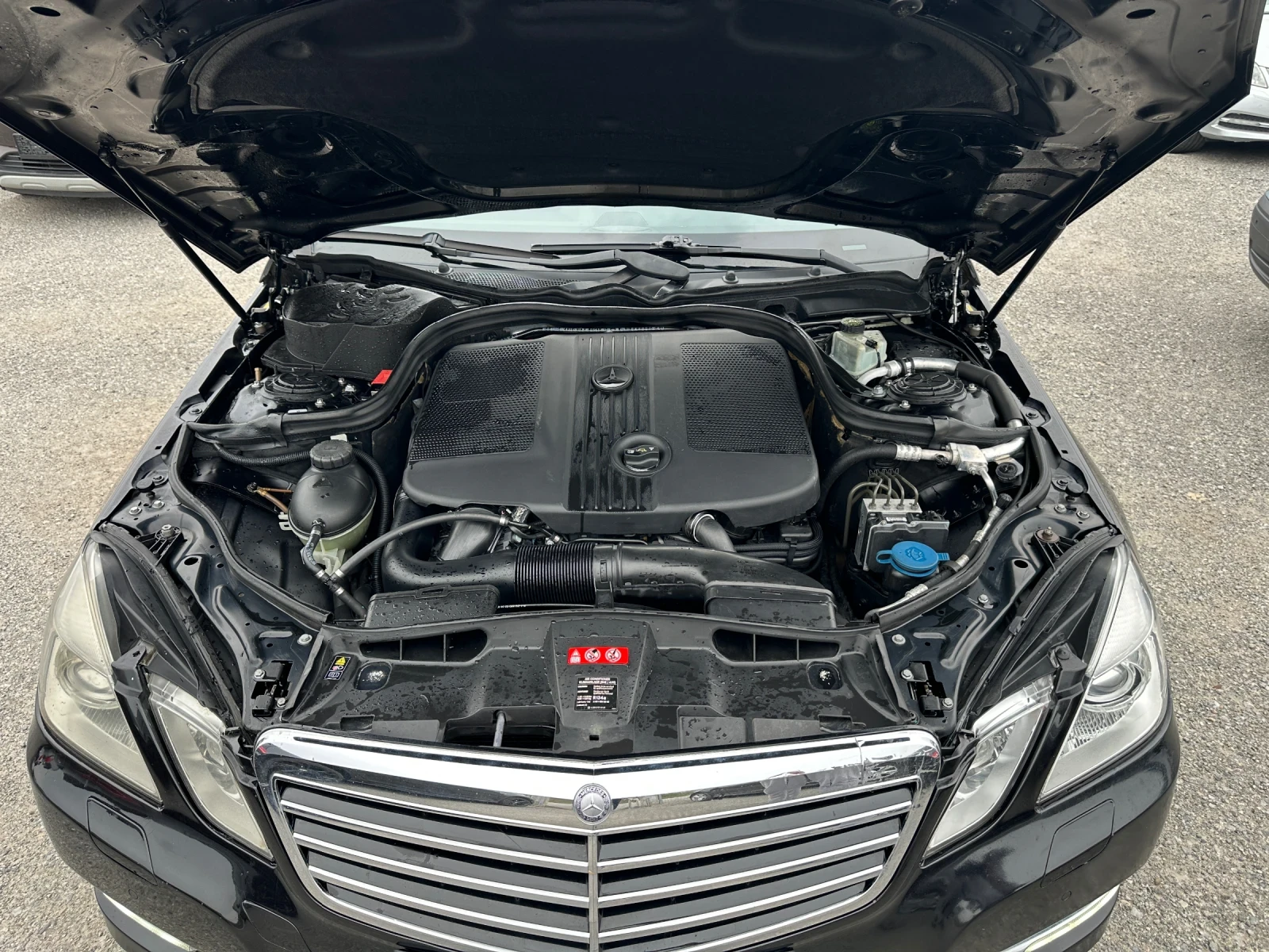 Mercedes-Benz E 220 AVANTGARDE* 2.2CDI* 170к.с* КОЖА* НАВИГАЦИЯ, снимка 16 - Автомобили и джипове - 53726336