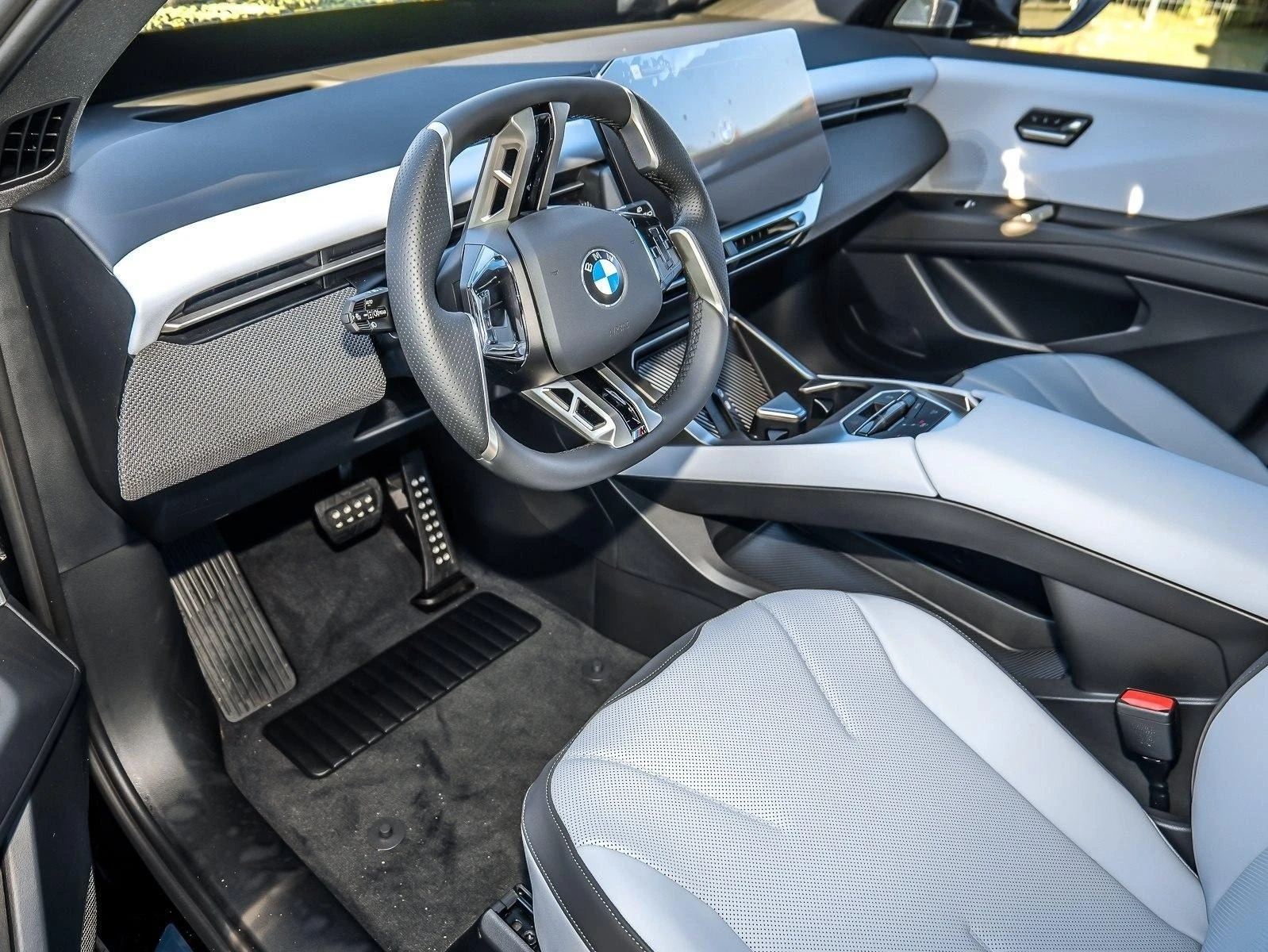 BMW iX3 50* xDRIVE* M SPORT* 360 CAM* H/K* PANO* DISTR* KE, снимка 8 - Автомобили и джипове - 53822088