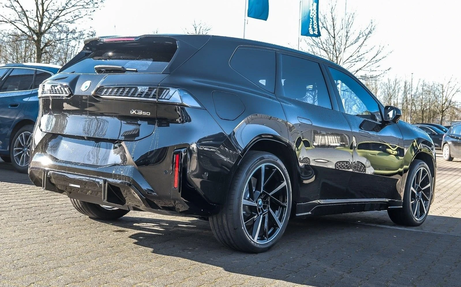 BMW iX3 50* xDRIVE* M SPORT* 360 CAM* H/K* PANO* DISTR* KE, снимка 3 - Автомобили и джипове - 53822088