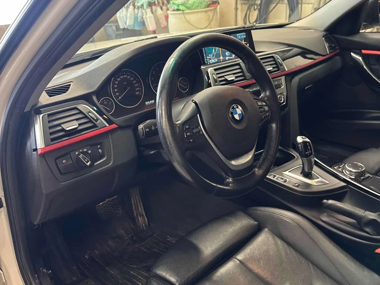 BMW 320 * xDrive * CARFAX * ПАНОРАМА * KEYLESS * ПОДГРЕВИ, снимка 5 - Автомобили и джипове - 54039741