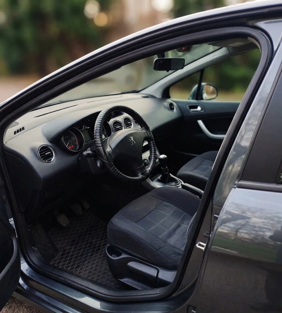 Peugeot 308 1.6 HDi (92 кс), снимка 9 - Автомобили и джипове - 54041788