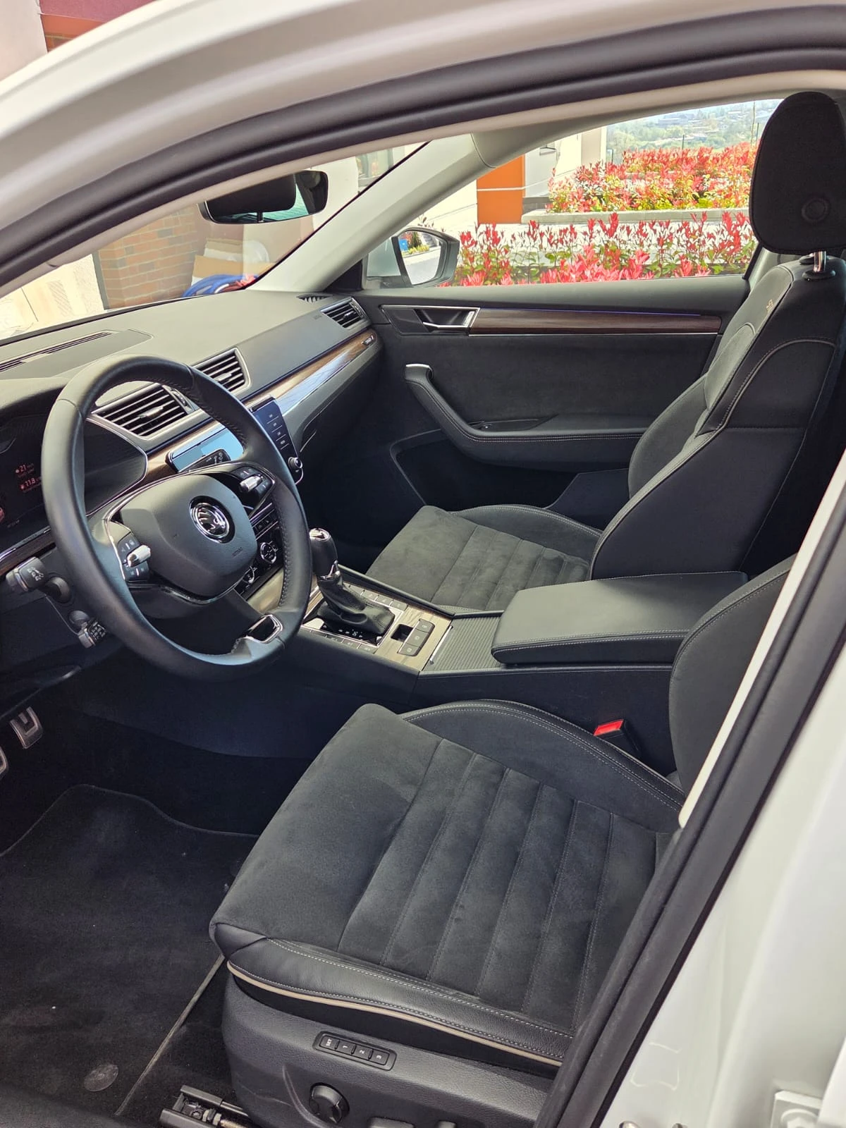 Skoda Superb Scout, снимка 14 - Автомобили и джипове - 54310401