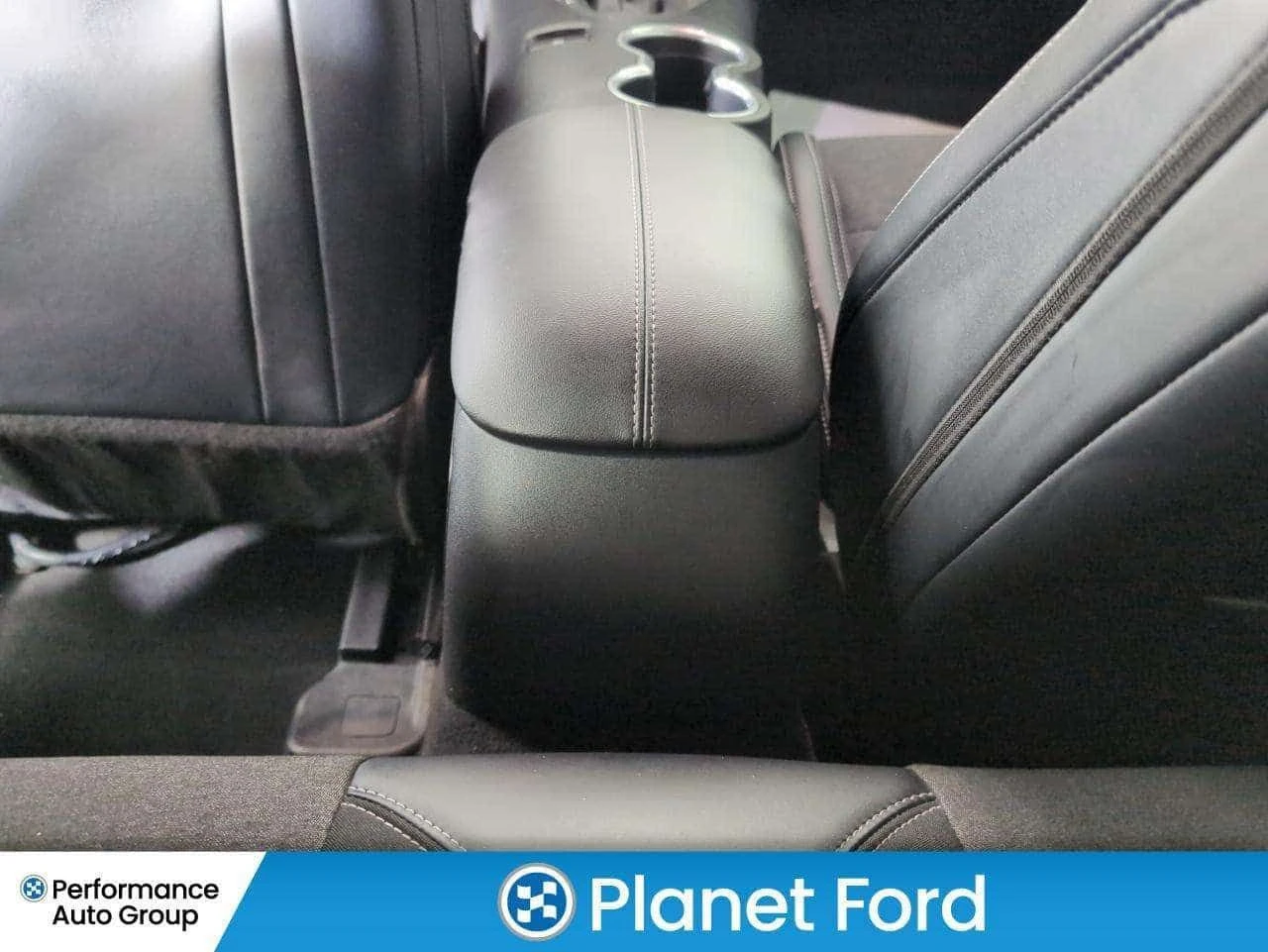 Ford Mustang * I4 * CARFAX * ЦЕНА ДО БГ, снимка 15 - Автомобили и джипове - 54343762