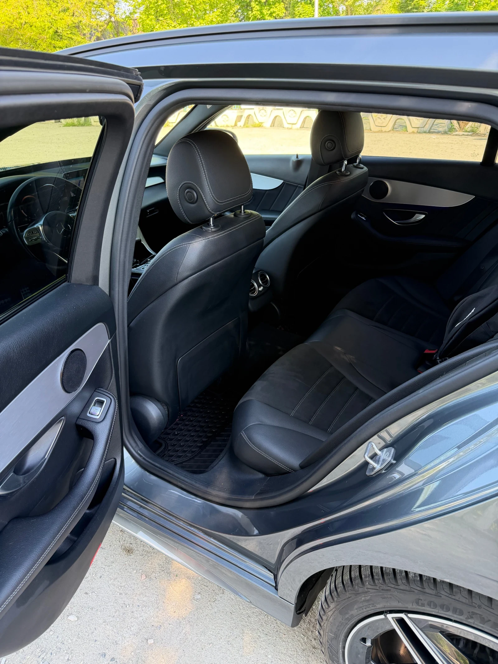 Mercedes-Benz C 220, снимка 11 - Автомобили и джипове - 54440572
