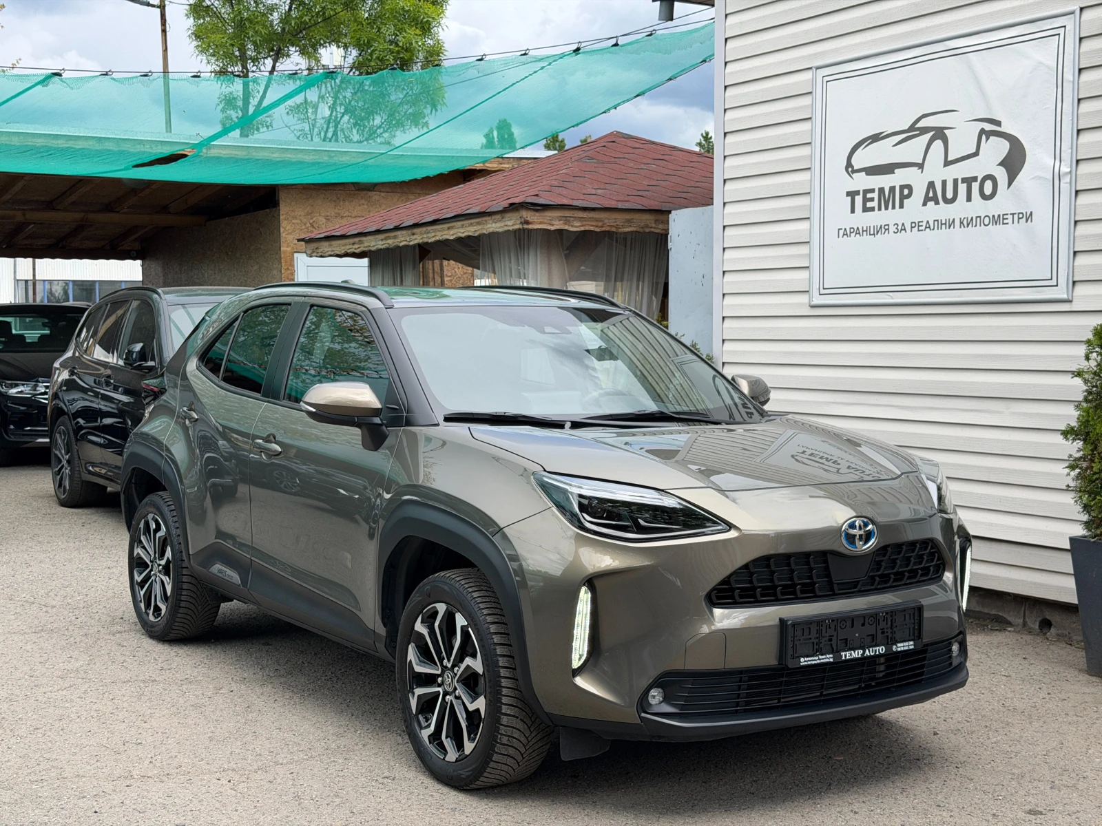 Toyota Yaris Cross 1.5-116к.с.Hybrid* ПЪЛНА СЕРВИЗНА ИСТОРИЯ, снимка 2 - Автомобили и джипове - 54574651