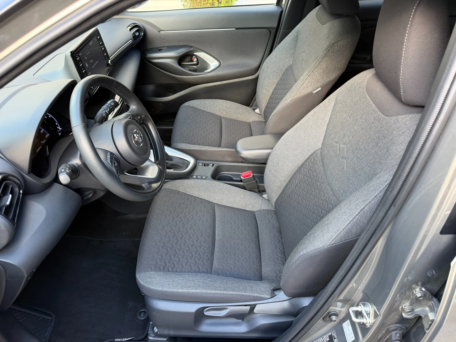 Toyota Yaris Cross 1.5-116к.с.Hybrid* ПЪЛНА СЕРВИЗНА ИСТОРИЯ, снимка 9 - Автомобили и джипове - 54574651