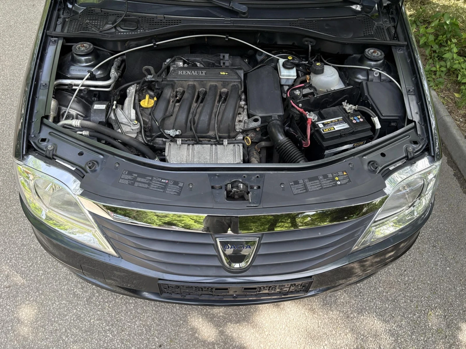 Dacia Logan 1.6 -105к.с. 7 местна+ ШВЕЙЦАРИЯ+ , снимка 13 - Автомобили и джипове - 54602791