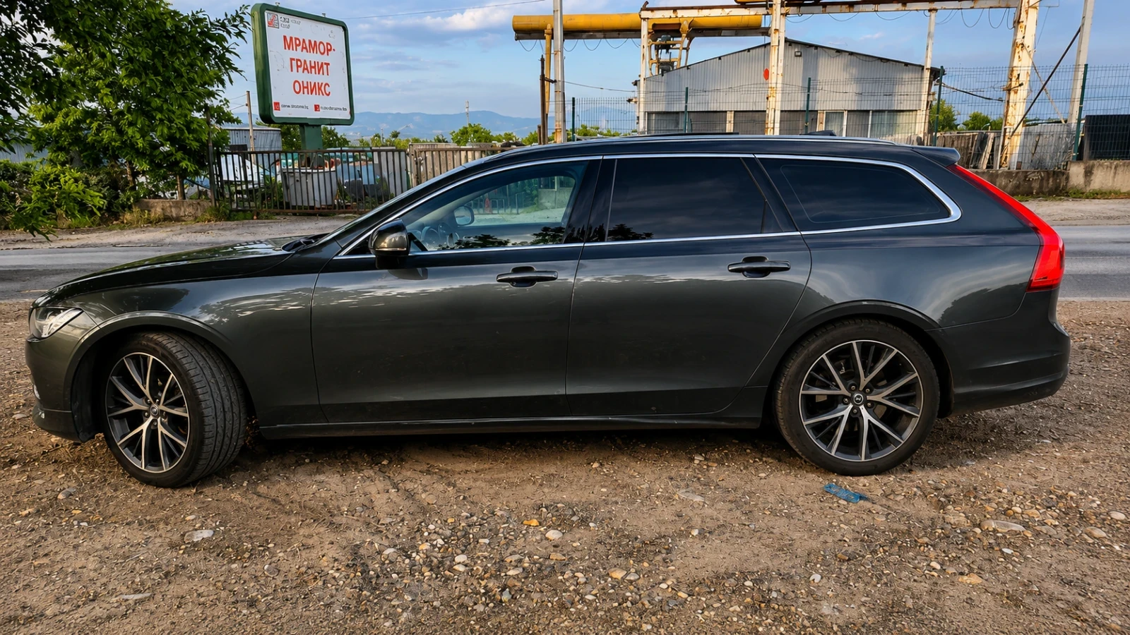 Volvo V90 D5, снимка 2 - Автомобили и джипове - 54783011