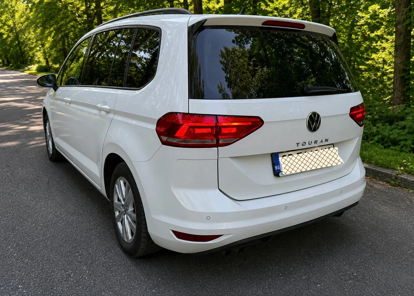 VW Touran 2 TDI, * Автоматик* , 7 местен , * DIGITAL* , снимка 3 - Автомобили и джипове - 54875984