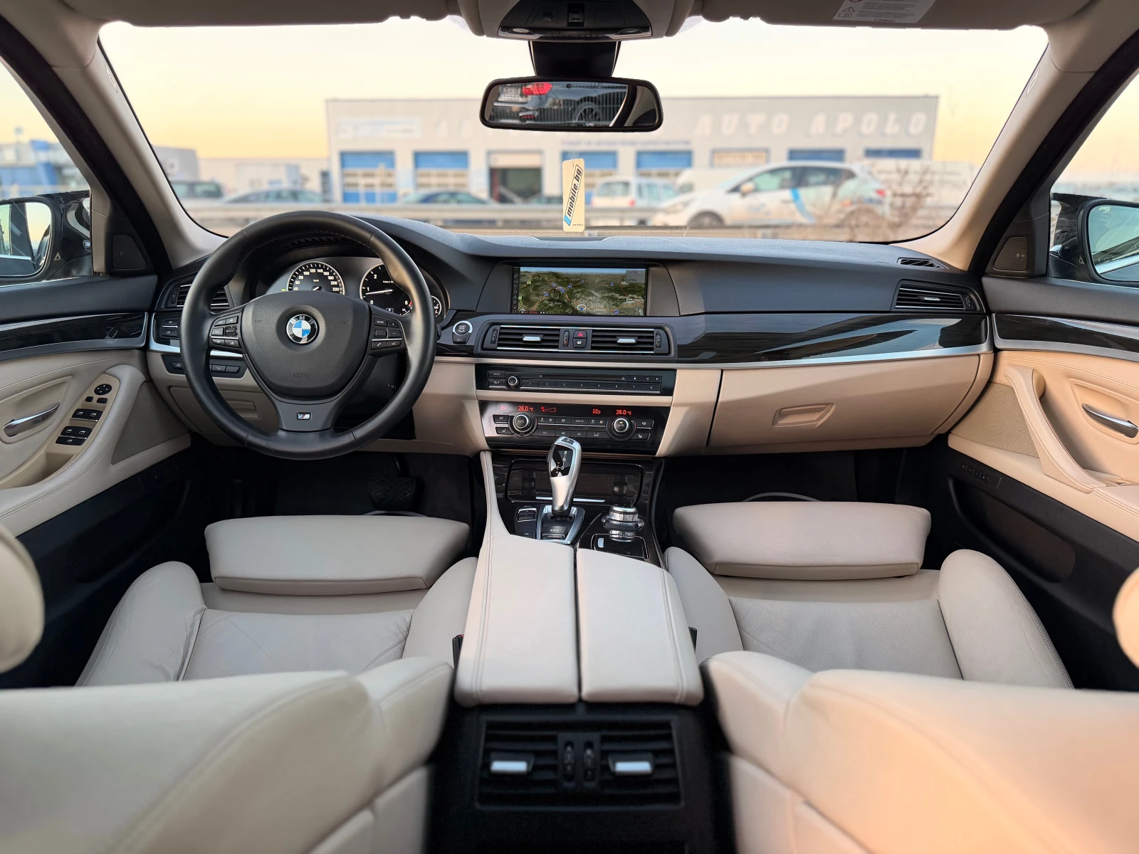 BMW 530 d= M-performance= Distronic= Keyless= HUD= Soft Cl, снимка 10 - Автомобили и джипове - 55331576