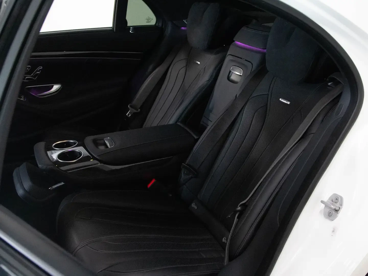 Mercedes-Benz S 63 AMG Airmatic* Night* Premium Rear pkg* Масаж* Oбдух, снимка 8 - Автомобили и джипове - 55910422