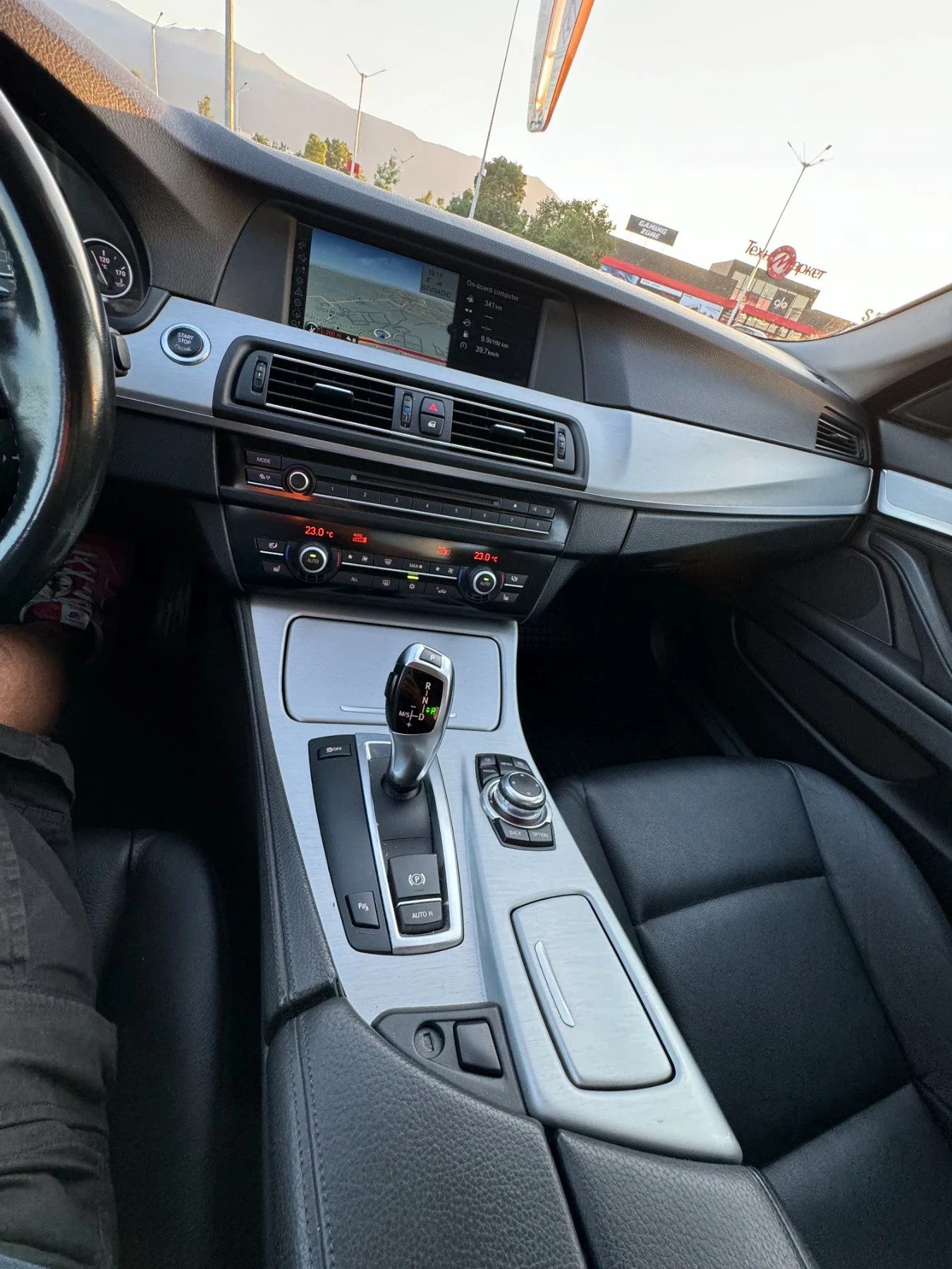 BMW 523 3.0i, снимка 11 - Автомобили и джипове - 56138827