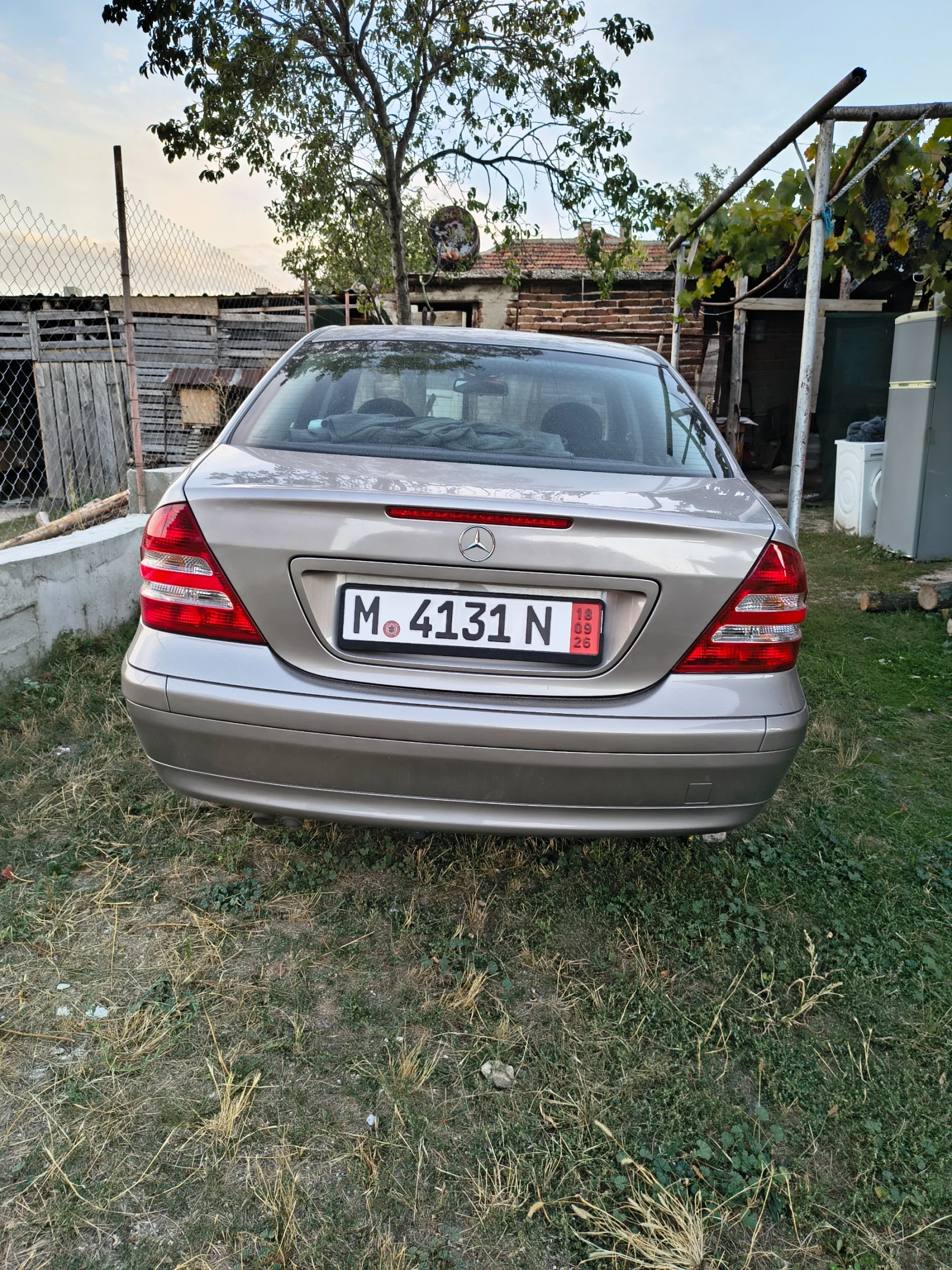 Mercedes-Benz C 200, снимка 11 - Автомобили и джипове - 56215527