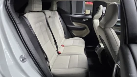 Volvo XC40 B4* ULTRA BRIGHT* 360* PANORAMA* ПОДГРЕВ* , снимка 11