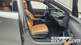Lexus UX 250h | TOP SERVICE 80K KM, снимка 11