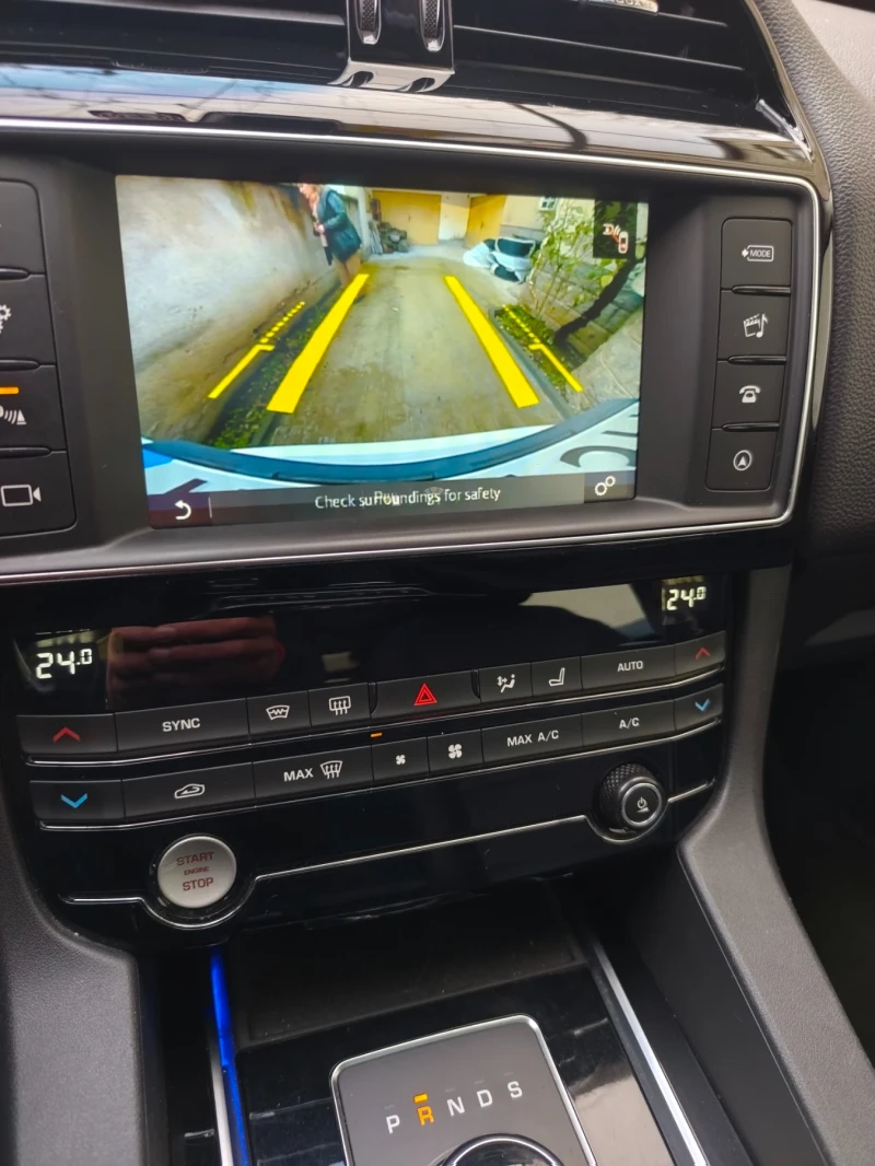 Jaguar F-PACE 2.5D, снимка 15 - Автомобили и джипове - 53035600